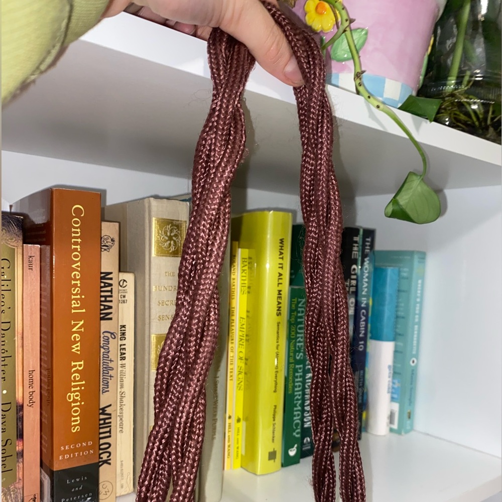 🐚 Woven Straw Tote Bag with Wooden Beads - Picture 3 of 5
